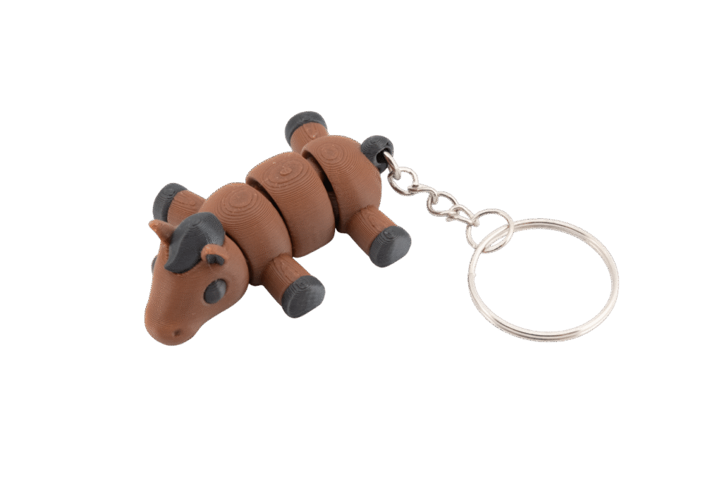 Kuń - miniz brelok koń z druku 3d – zdjęcie produktu w użyciu