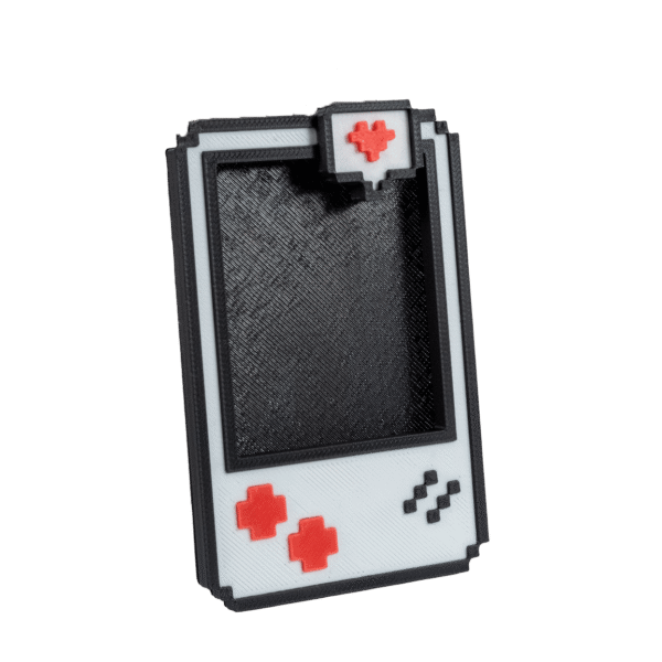 Pixel ramka na zdjęcia INSTAX mini z druku 3D, styl retro konsoli, biało-czarna z czerwonymi guzikami i sercem