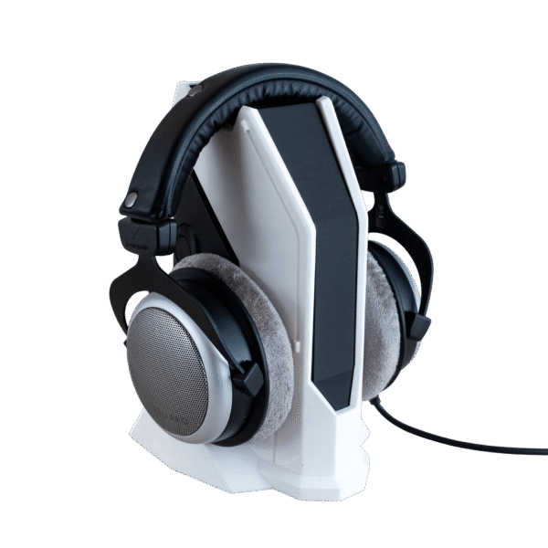 Cybermistrz – stojak na słuchawki sci-fi z druku 3D, biało-czarny mecha, słuchawki nauszne na uchwycie front